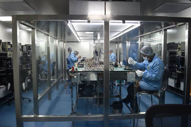 Class 100 Clean Room Lab